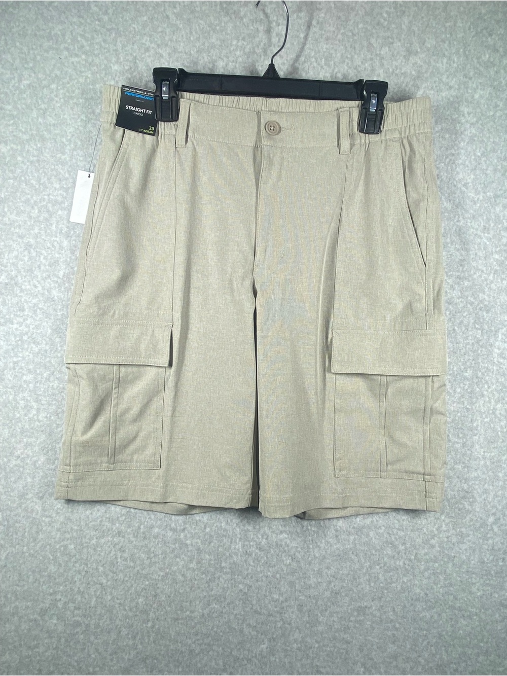 Roundtree & Yorke Performance Cargo Shorts Men’s Size 33x11” Beige casual NWT